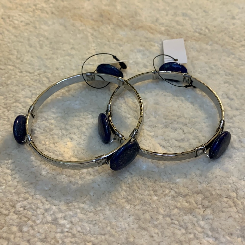 2 set brackets